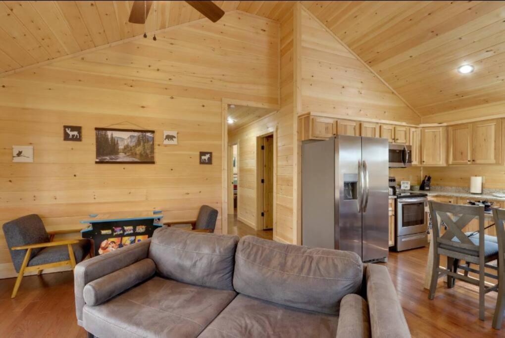 New Serene, Fun & Comfy Cabin- Covered Deck, Grill, Arcade Murphy Kültér fotó