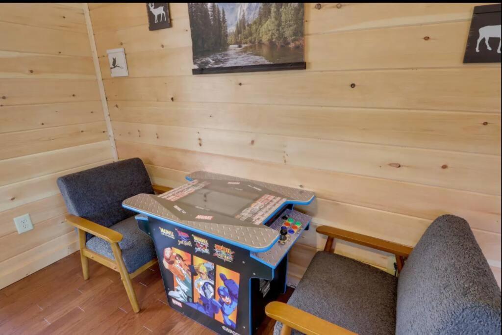 New Serene, Fun & Comfy Cabin- Covered Deck, Grill, Arcade Murphy Kültér fotó