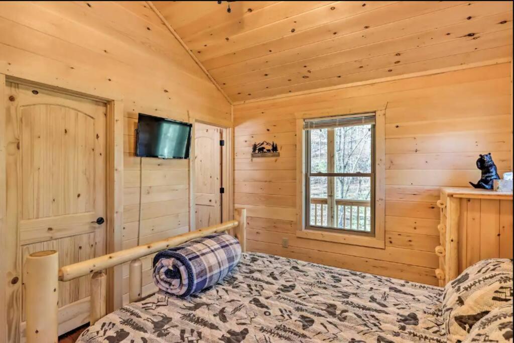 New Serene, Fun & Comfy Cabin- Covered Deck, Grill, Arcade Murphy Kültér fotó